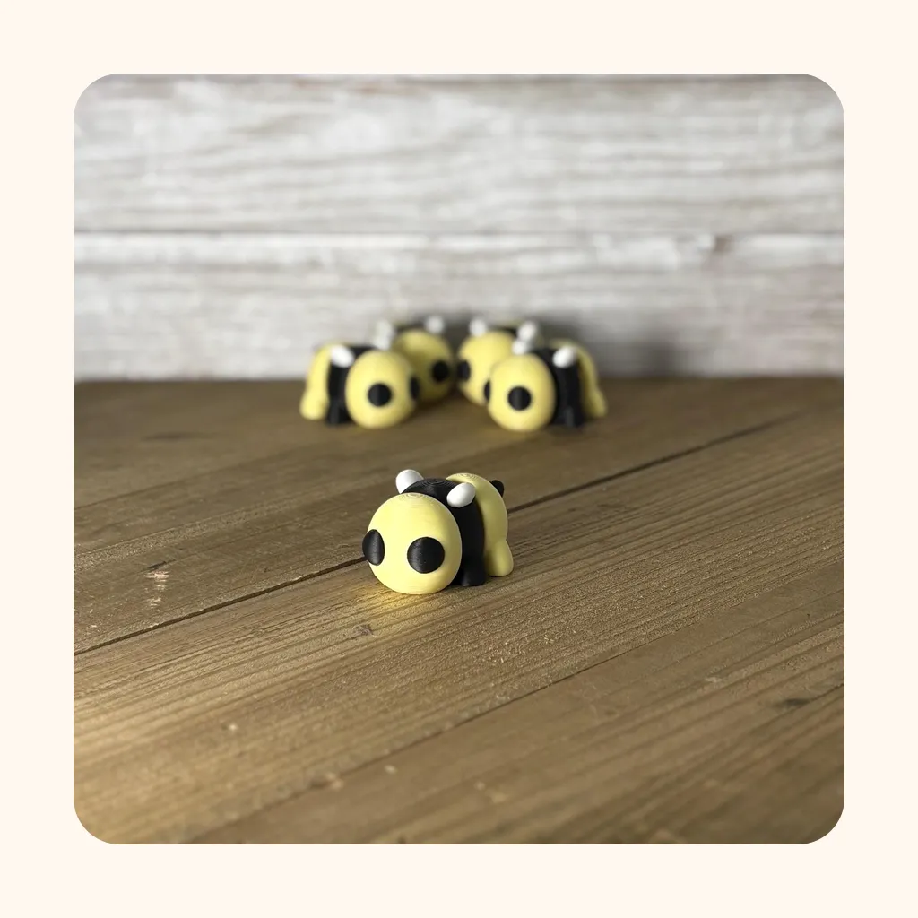 Bee — photo 1